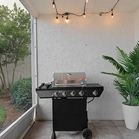 3Bd/3Ba+Gameroom. Pool. Walk 2 Beach